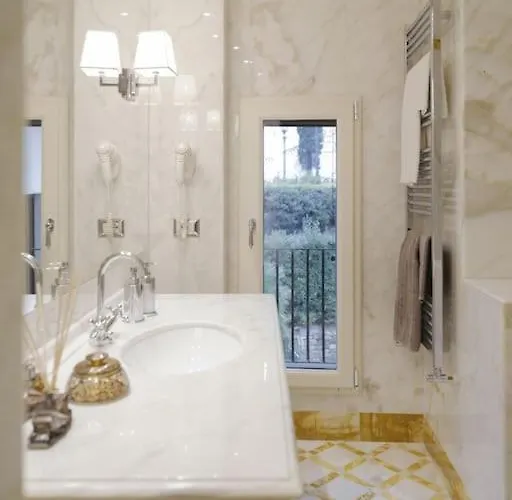 Luxury Window On Appartement