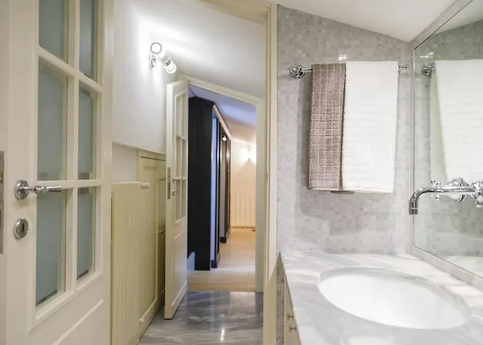 Luxury Window On *