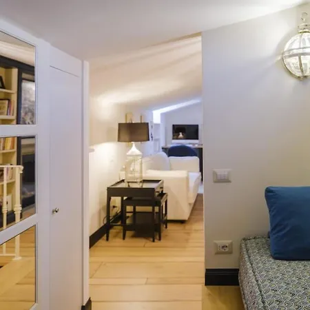 Apartment Luxury Window On